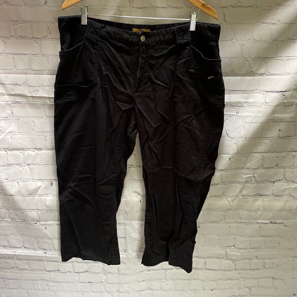 ☀️ Destiny Gold Black Capri Pants Woman’s Size: 16